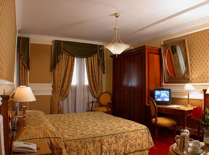 Hotel Champagne Palace - Italy - Rome