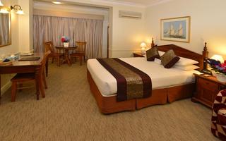 Twin Towers Inn - Australia - Sydney
