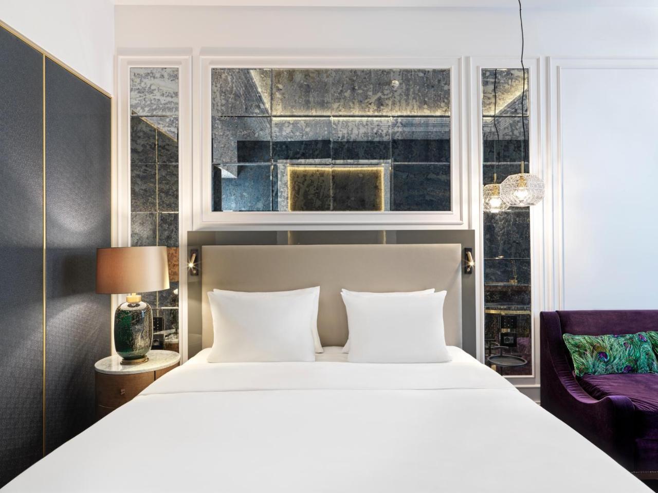 Sofia Balkan Palace - Bulgaria - Sofia