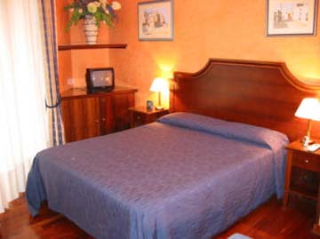 Le Petit - Italy - Rome