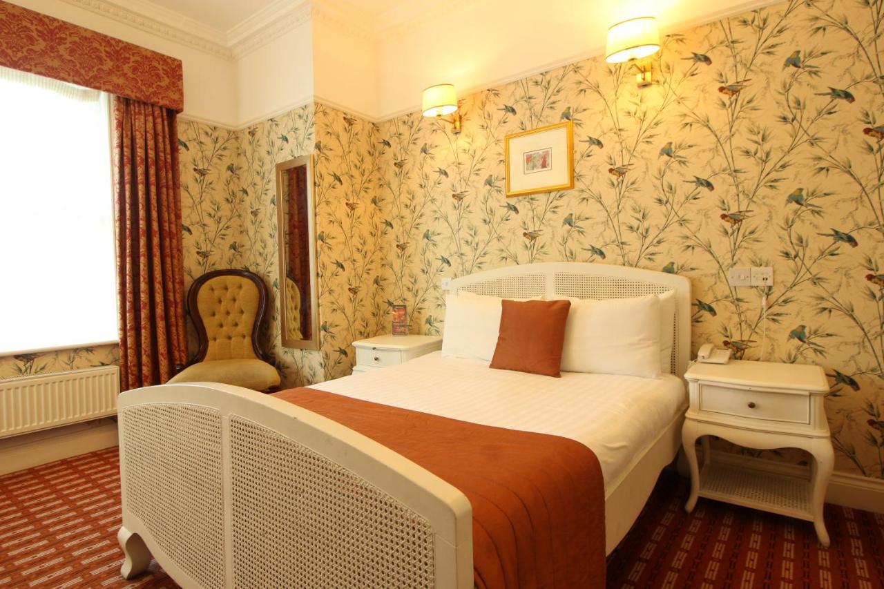 Castle Hotel - Ireland - Dublin