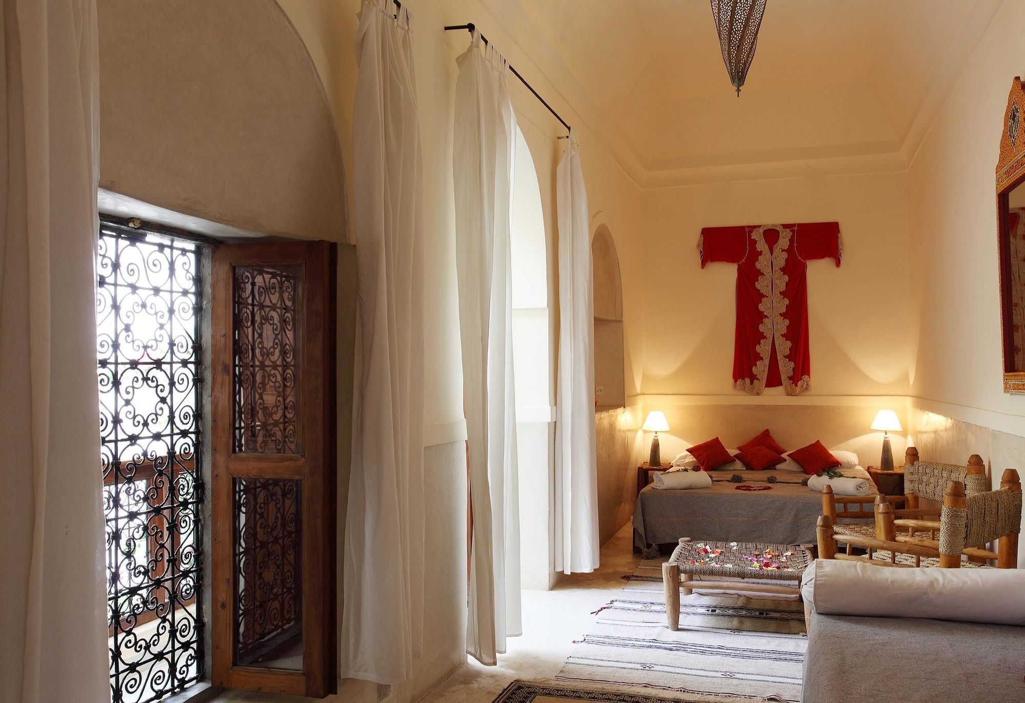 Riad White Flowers - Morocco - Marrakech