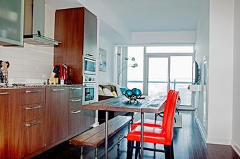 AOC Suites - Two Bedroom Condo - City/CN Tower View - Canada - Toronto