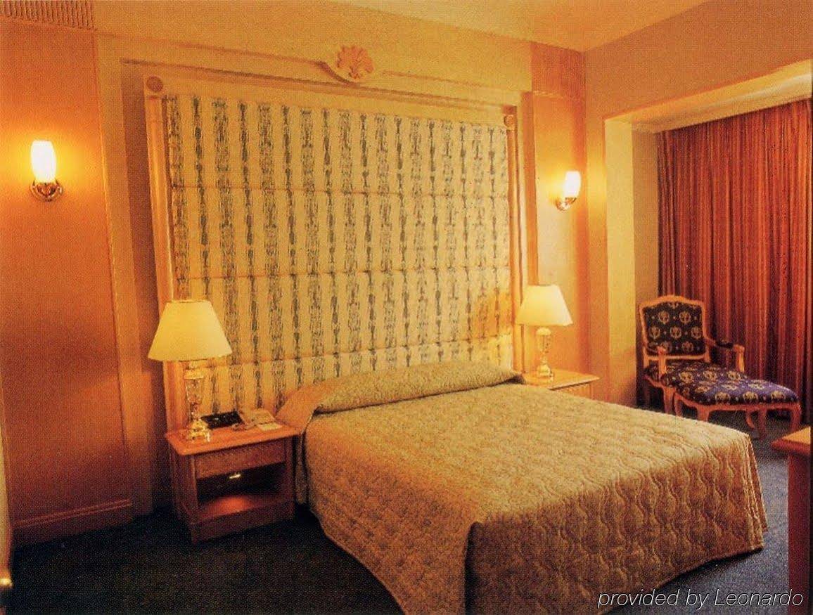 BAMBOO GARDEN HOTEL