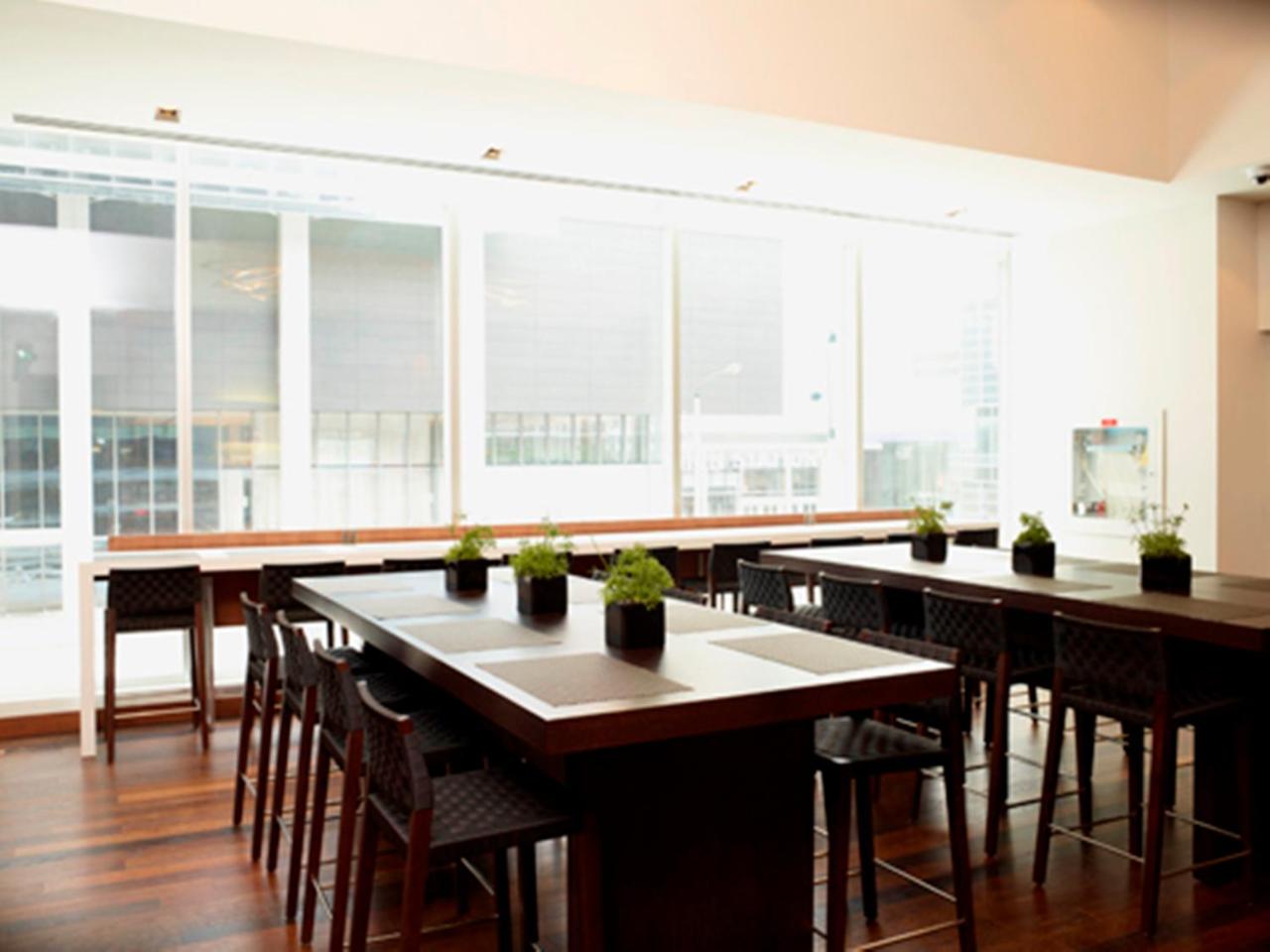 Le Germain Hotel Toronto Maple Leaf Square - Canada - Toronto