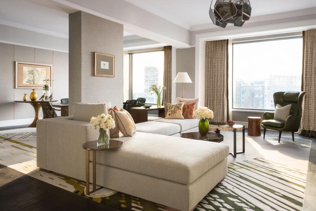 Four Seasons Hotel Singapore - Singapore - Singapore