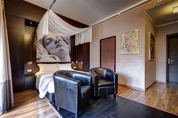 Dharma Hotel & Luxury Suites - Italy - Rome