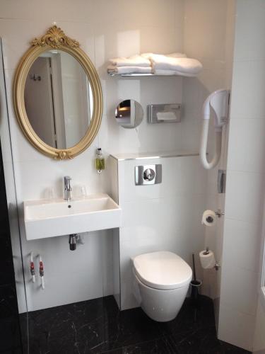 Hotel Montparnasse Saint Germain - France - Paris