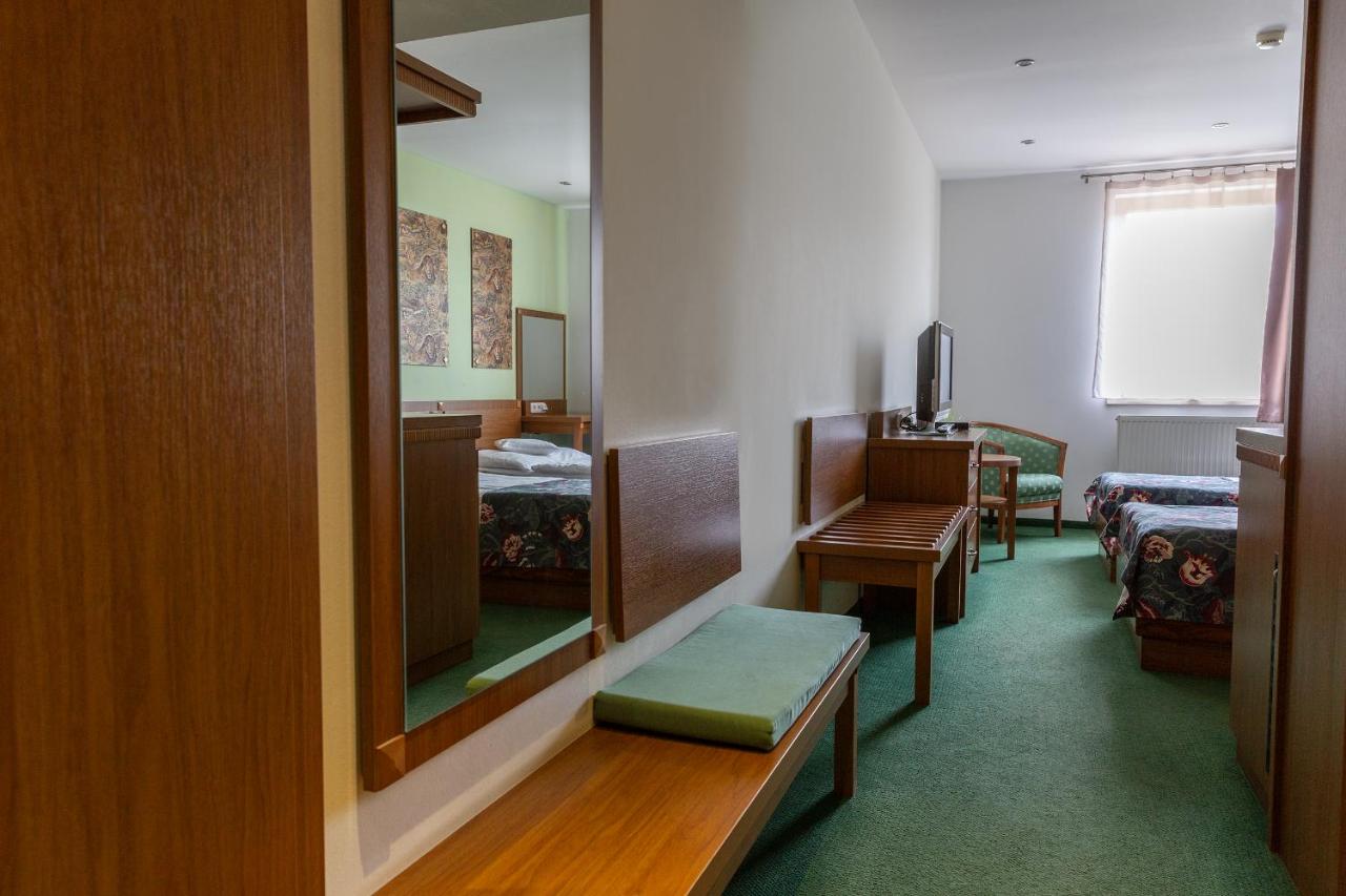 Max Inn - Slovakia - Bratislava