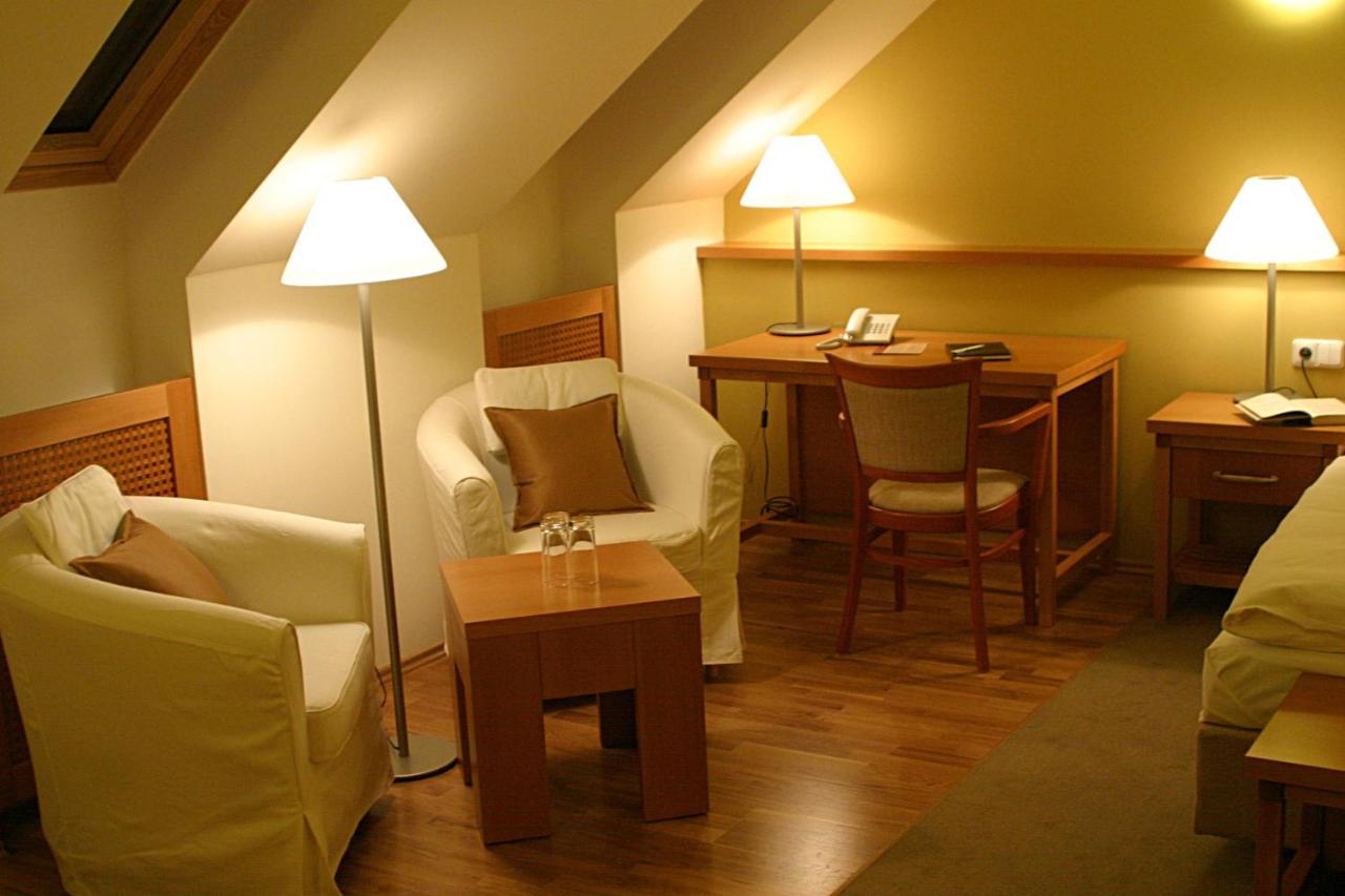 Dolce Villa Hotel - Czech Republic - Prague