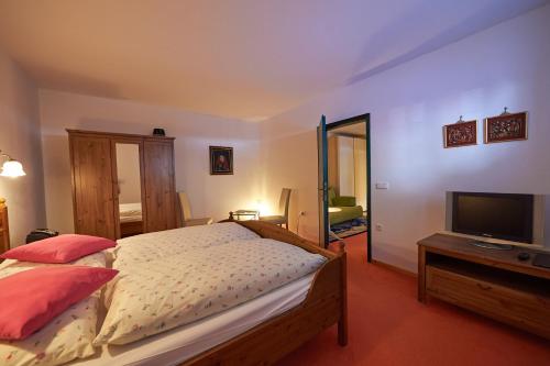 Kme?ka hi?a Ojstrica - Slovenia - Ljubljana