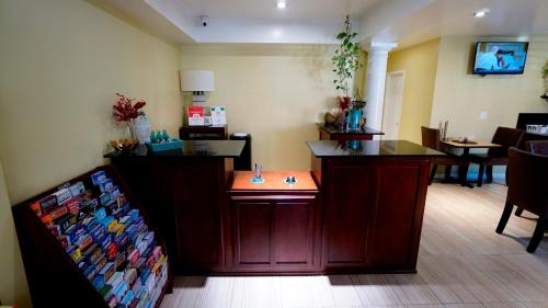 El Royale Hotel - Near Universal Studios Hollywood - United States - Los Angeles