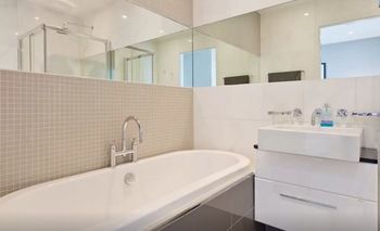 Hanover Dock Apartment - Ireland - Dublin