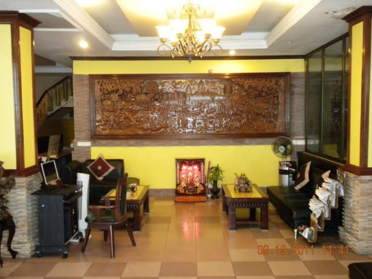 EMERALD MORAKAT - Cambodia - Phnom Penh