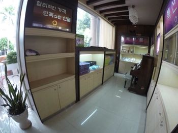 ONE WORLD - Vietnam - Ho Chi Minh City
