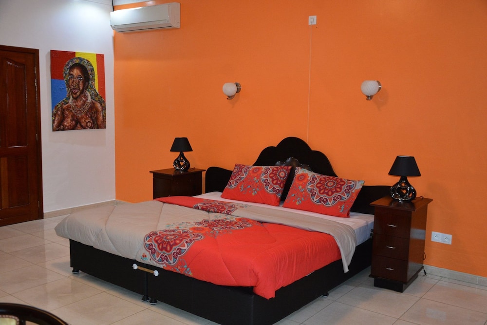 The Hut - Rwanda - KIGALI