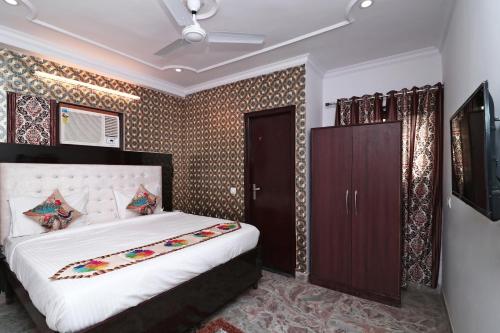 eagle eye - India - New Delhi