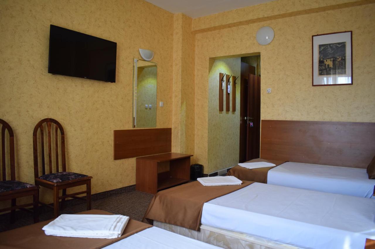 Slavyanska Beseda Hotel - Bulgaria - Sofia