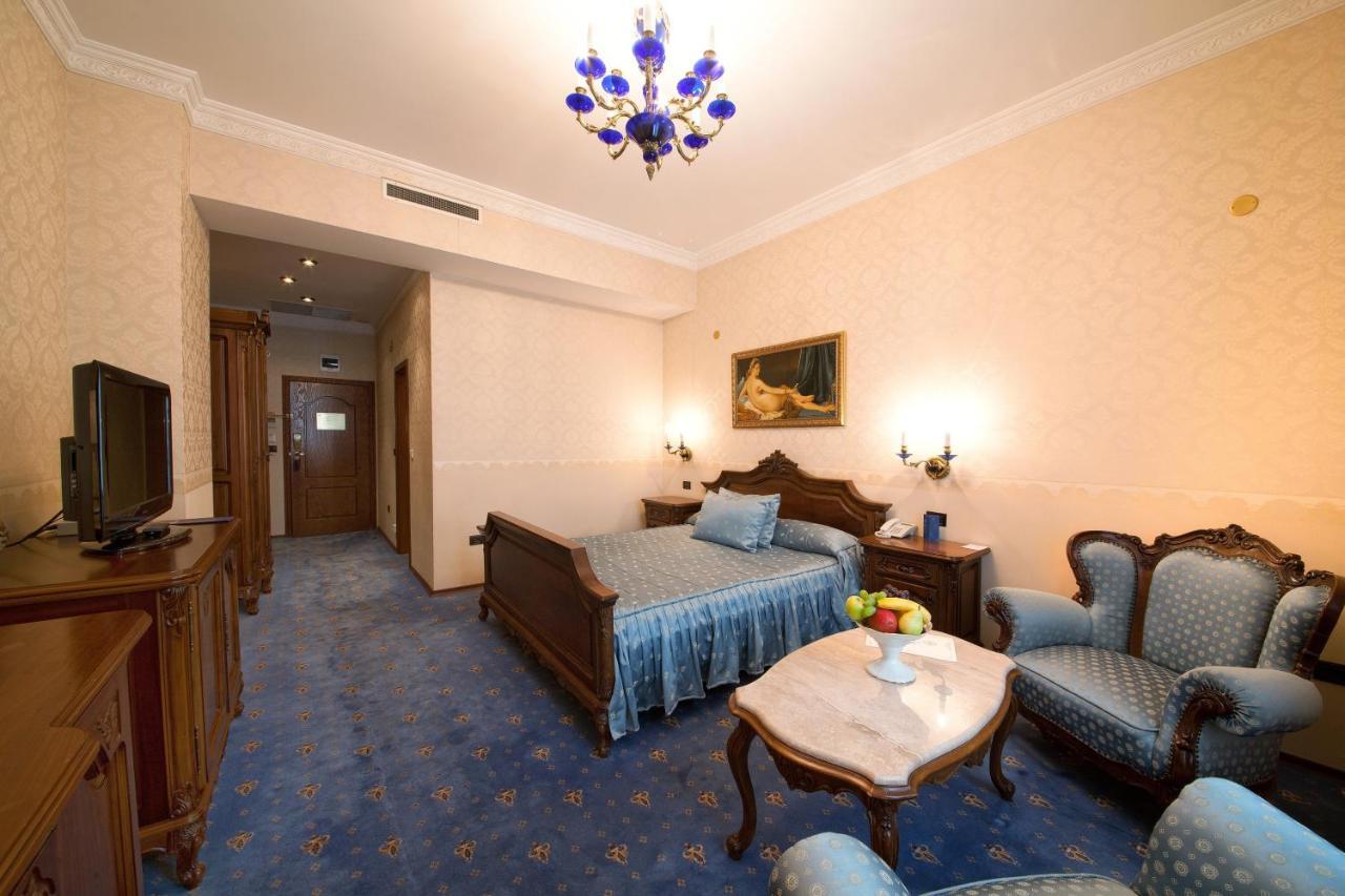 Grand Hotel London - Bulgaria - Varna