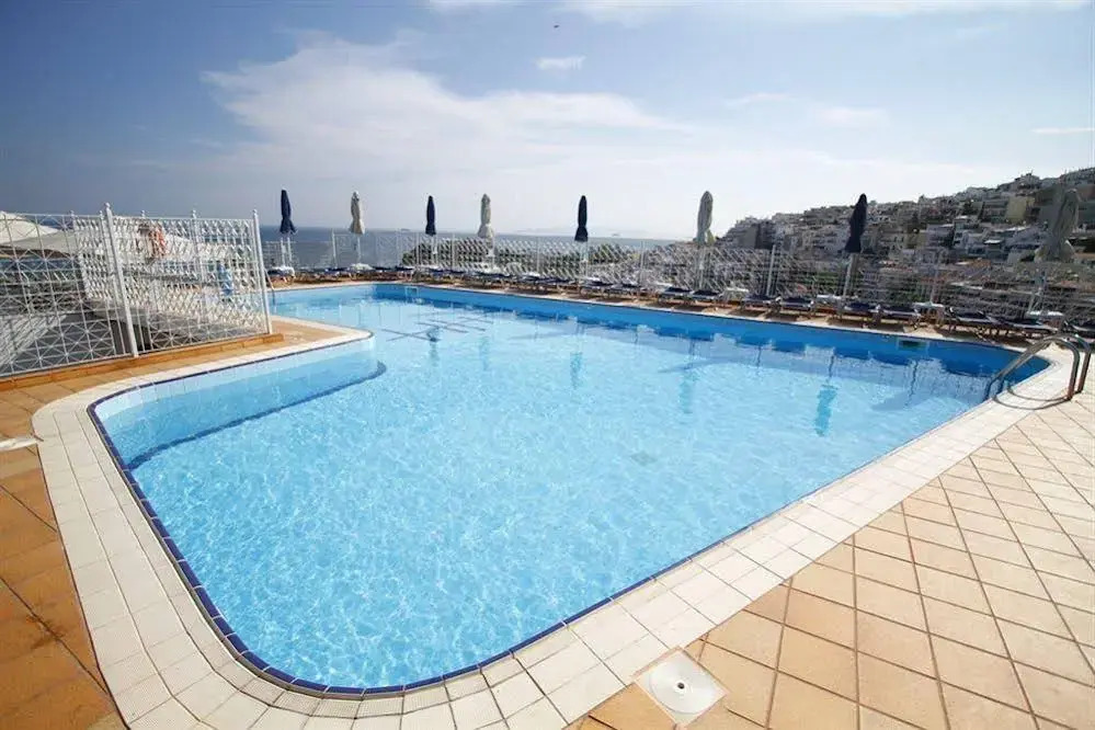 Mistral - Greece - Athens