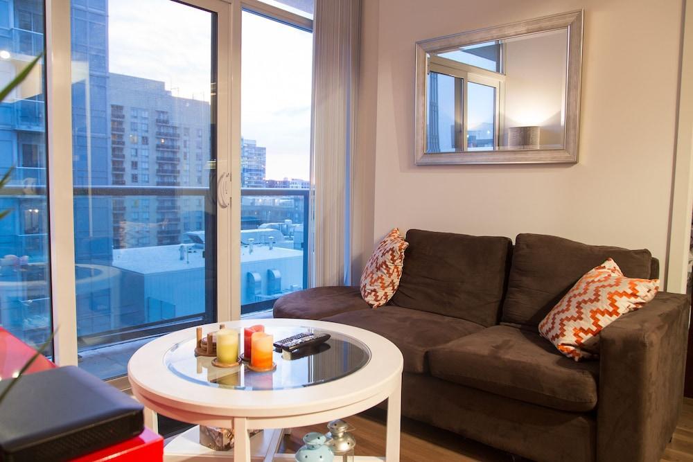AOC Suites - Edge Condo - Canada - Toronto