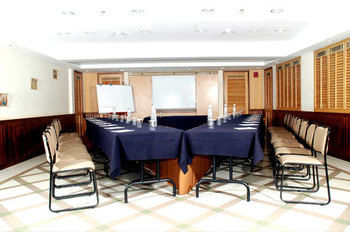 Kamat Lingapur Hotel