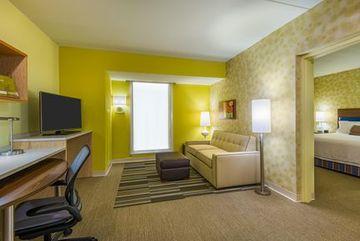 HOME2 SUITES BUFFALO AIRPORT/ GALLERIA MALL