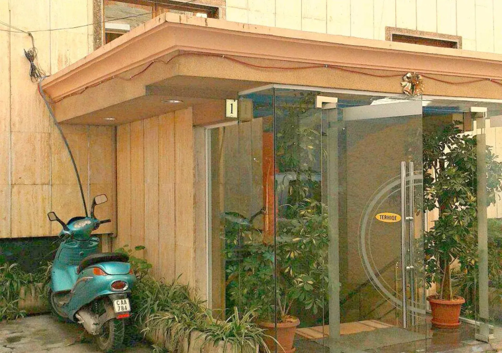 MEG KLAUS - Albania - Tirana