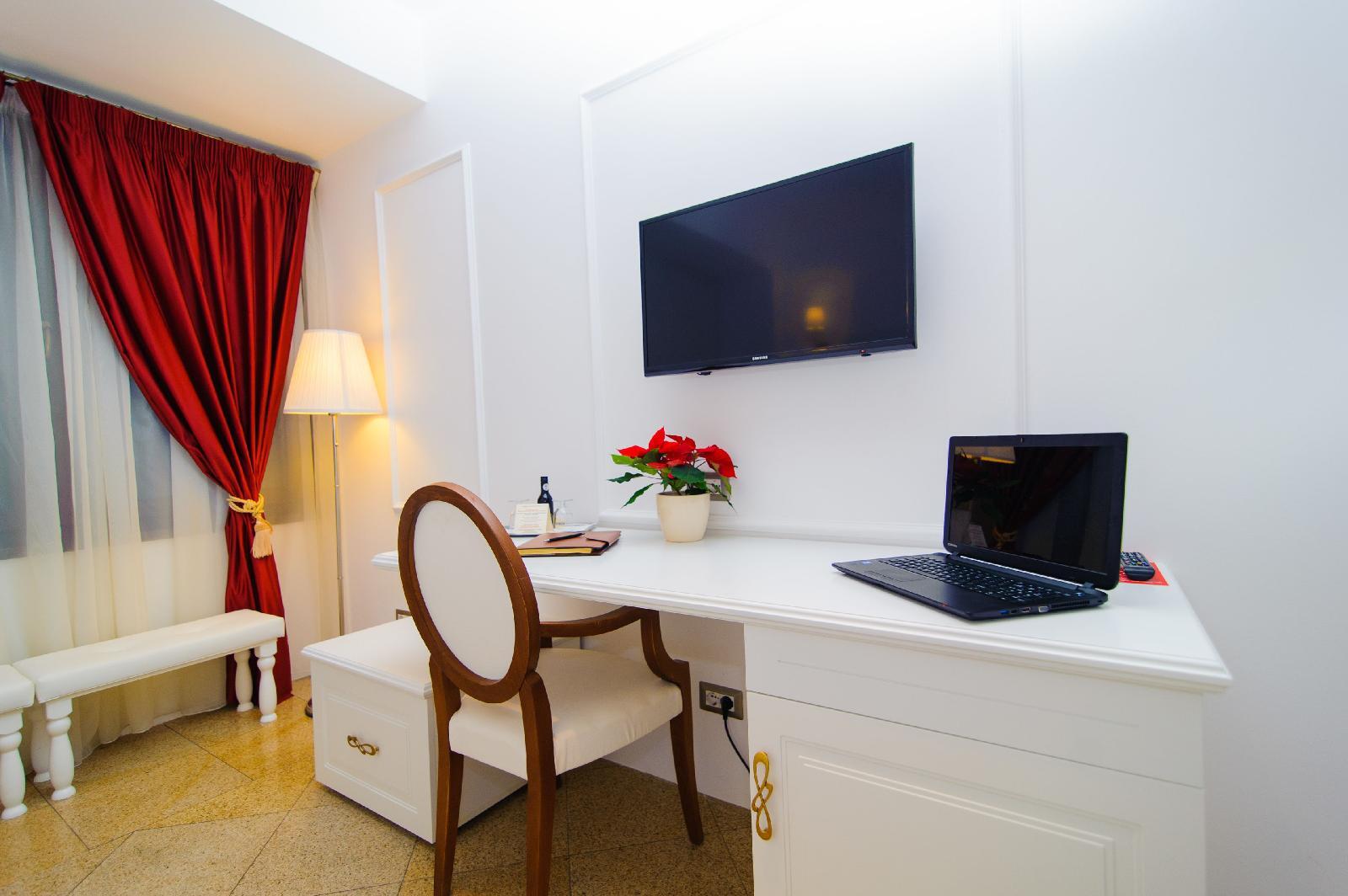 Hotel Decebal - Romania - Bucharest