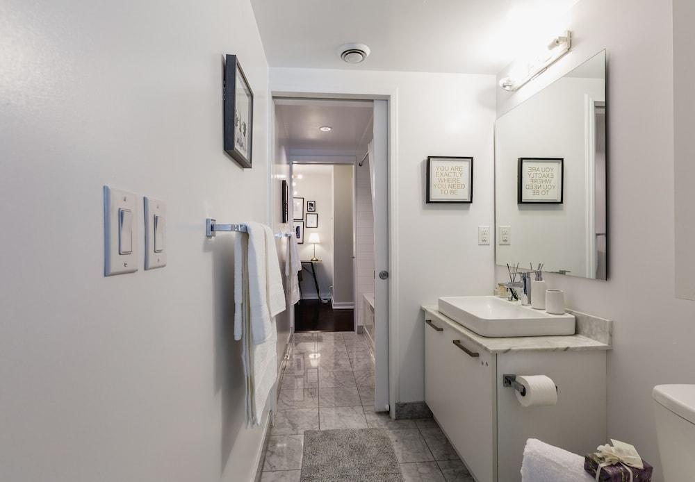 NGE Stays - York Street Apartments - Canada - Toronto