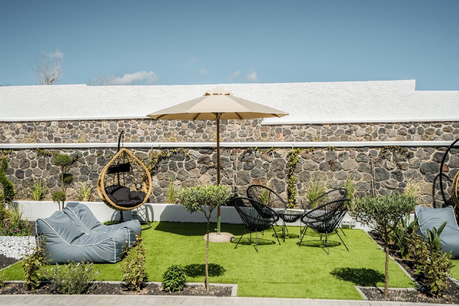 GOLDEN SUN STUDIOS & APARTMENTS - Greece - Santorini