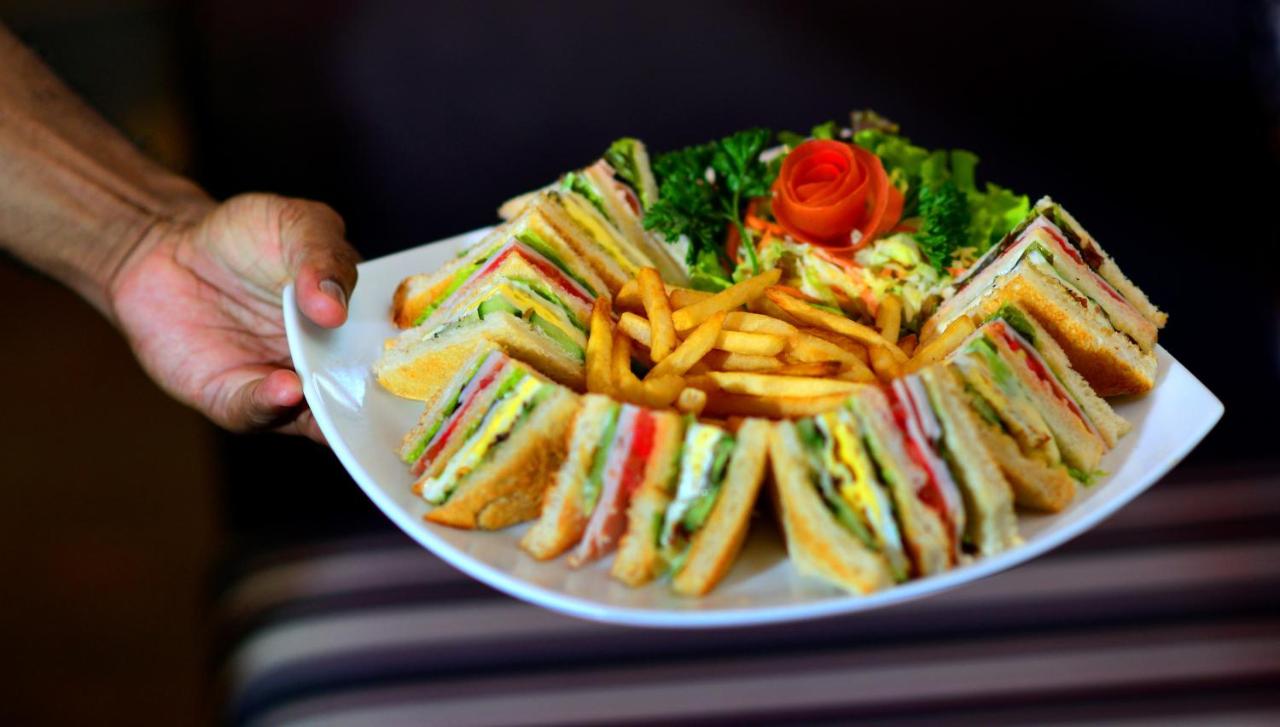 Tropical Retreat - Sri Lanka - Unawatuna