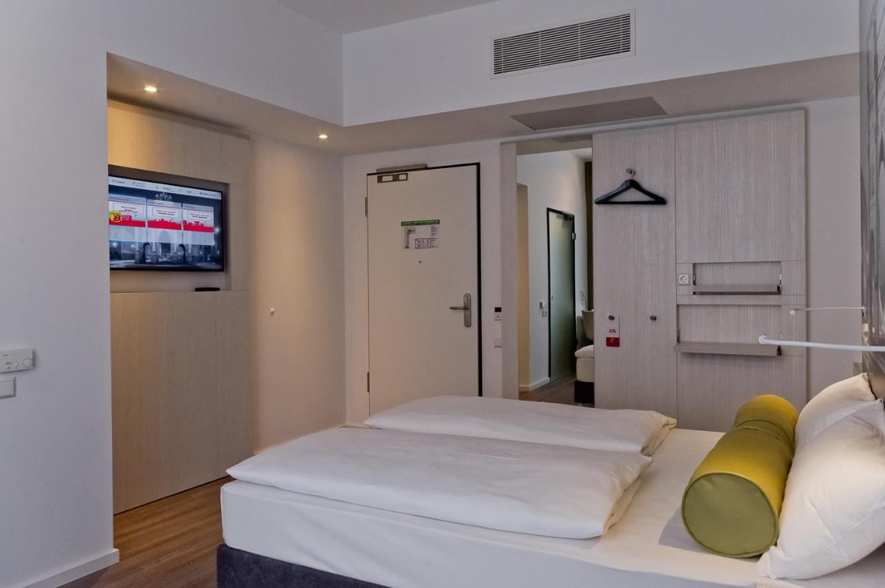 Super 8 by Wyndham Munich City North - Germany - Munich