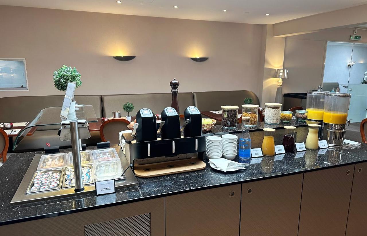 Drake Longchamp - Switzerland - Geneva