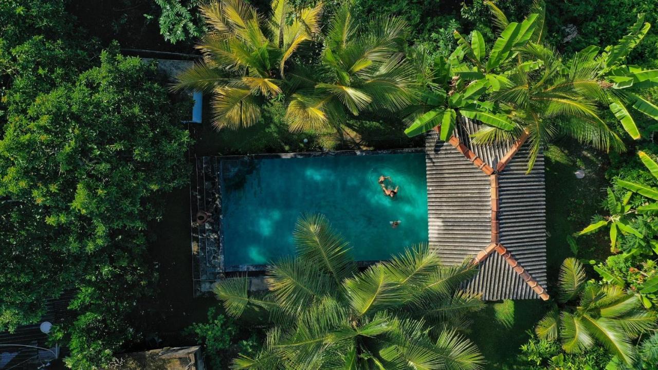Tiny Royal Palace - Sri Lanka - Unawatuna