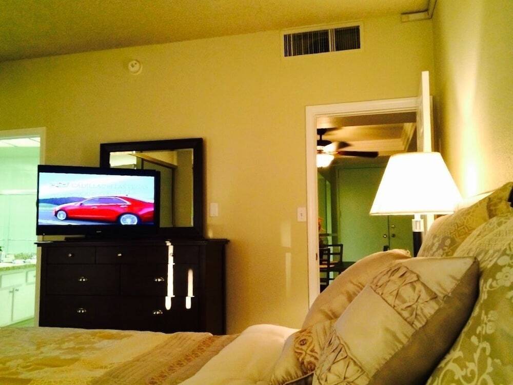 AAA 3 Bedroom Convention Center Luxury Condos - United States - Las Vegas