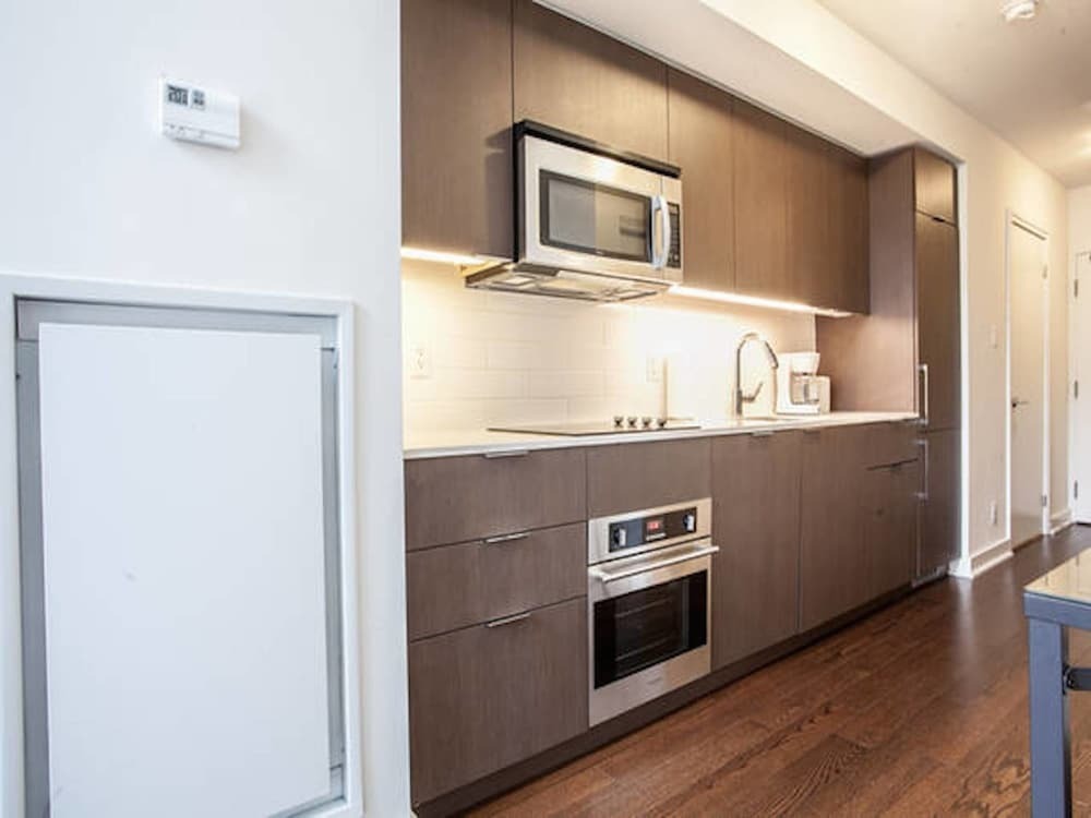 Pinnacle Suites - Trendy 2-Story Loft offered by Short Term Stays - Canada - Toronto