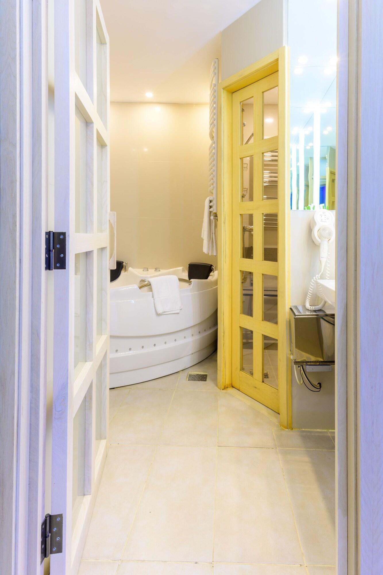 Christina Plus Hotel - Romania - Bucharest