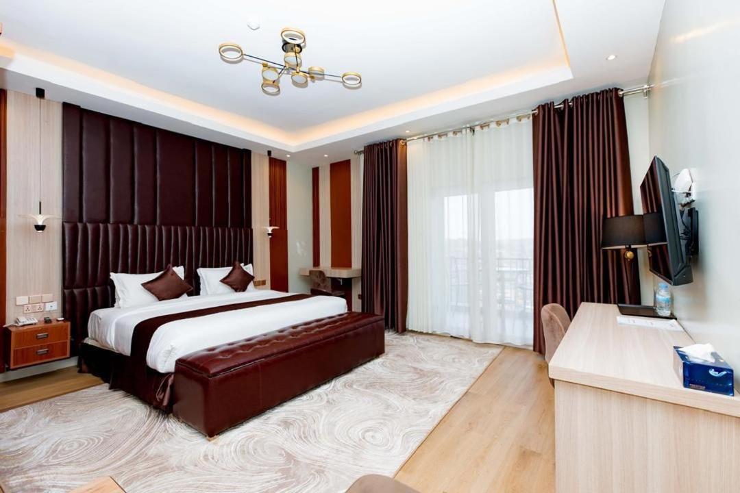 Rouge by Desir - Rwanda - KIGALI