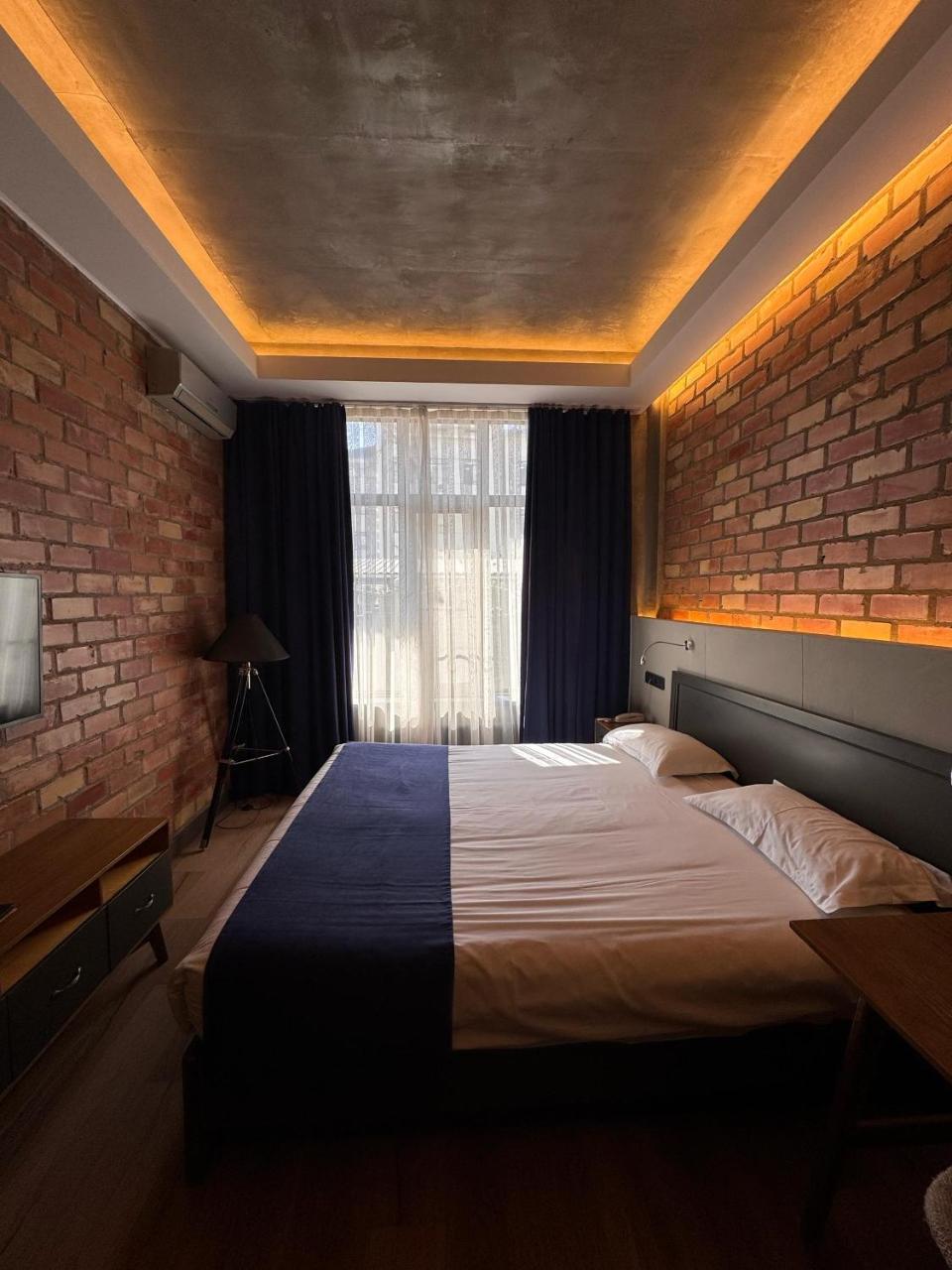 Bugu Hotel Bishkek - Kyrgyzstan - BISHKEK