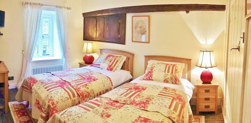 The Firecat Country House B&B - United Kingdom - Liverpool