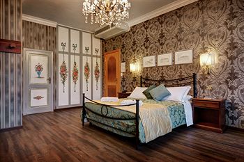 RESIDENZA IN FARNESE - Italy - Rome