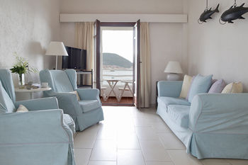 Skopelos Village Hotel Apartments