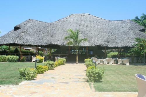 Tanga Beach Resort  Spa