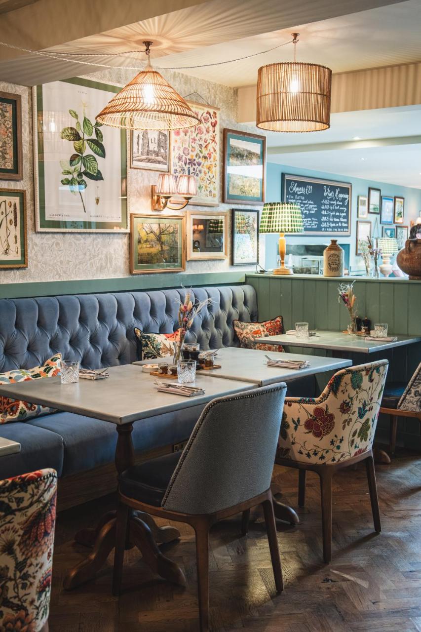 Bel and The Dragon-Odiham - United Kingdom - London