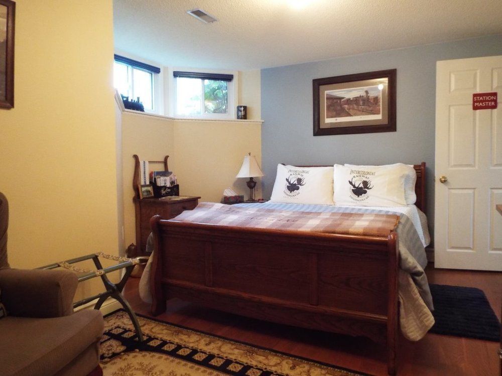 Clearview Station & Caboose B&B - Canada - Toronto