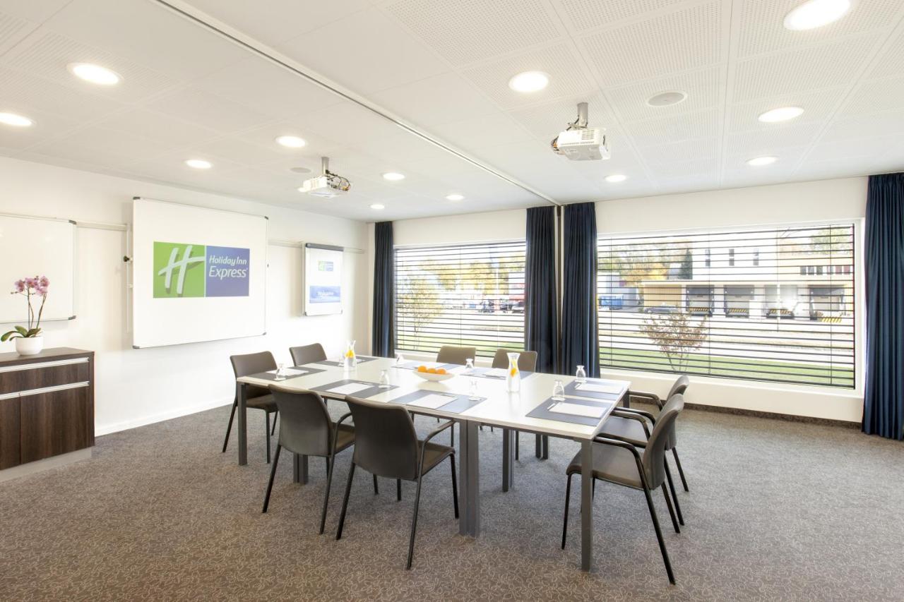 HOLIDAY INN EXPRESS ZURICH AIRPORT - Switzerland - Zurich