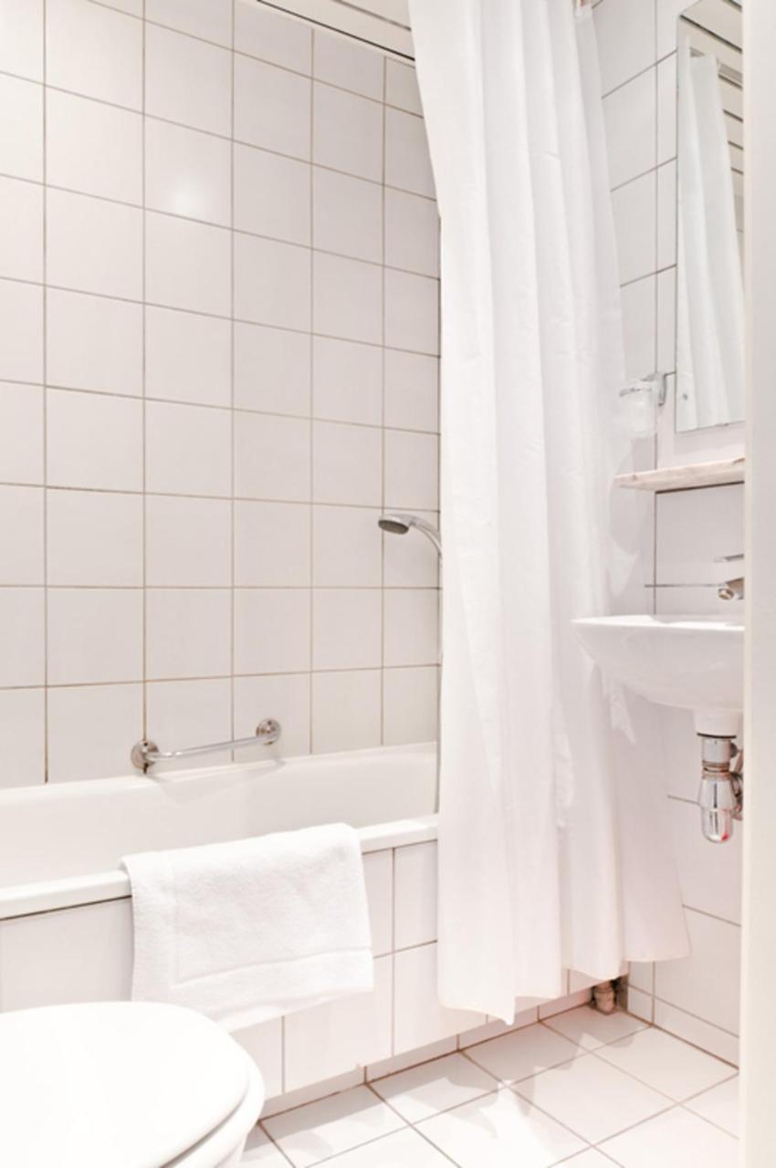 Queen Anne - Belgium - Brussels