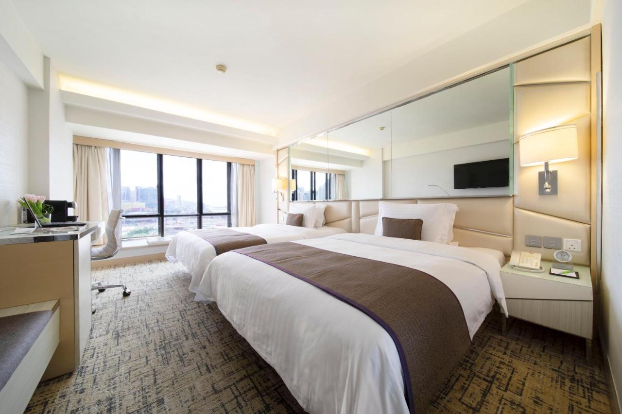 Regal Oriental Hotel - China - Hong Kong