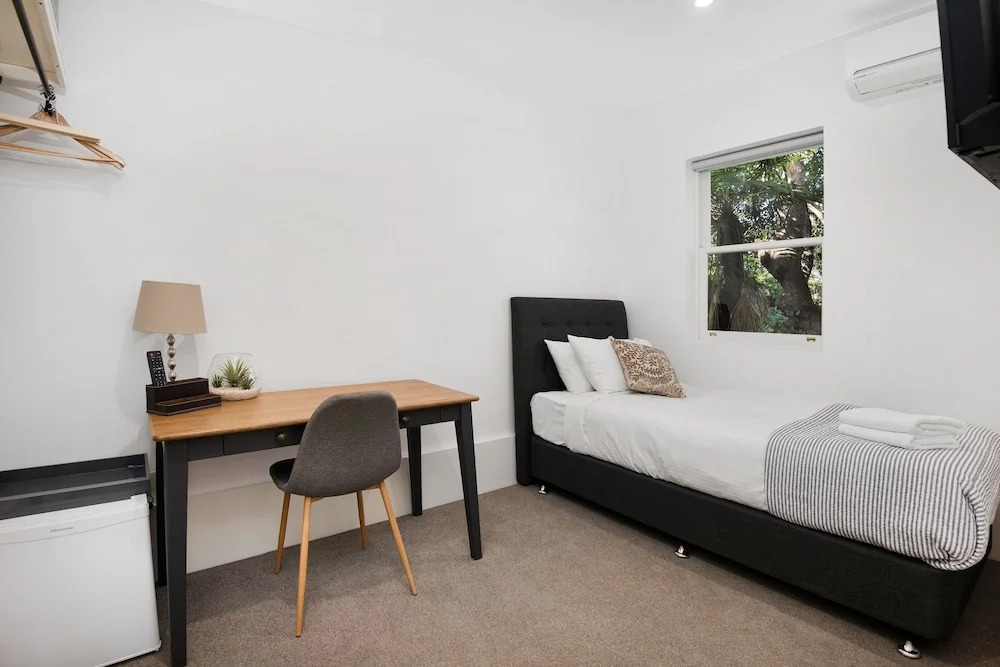 The Manere - Australia - Sydney